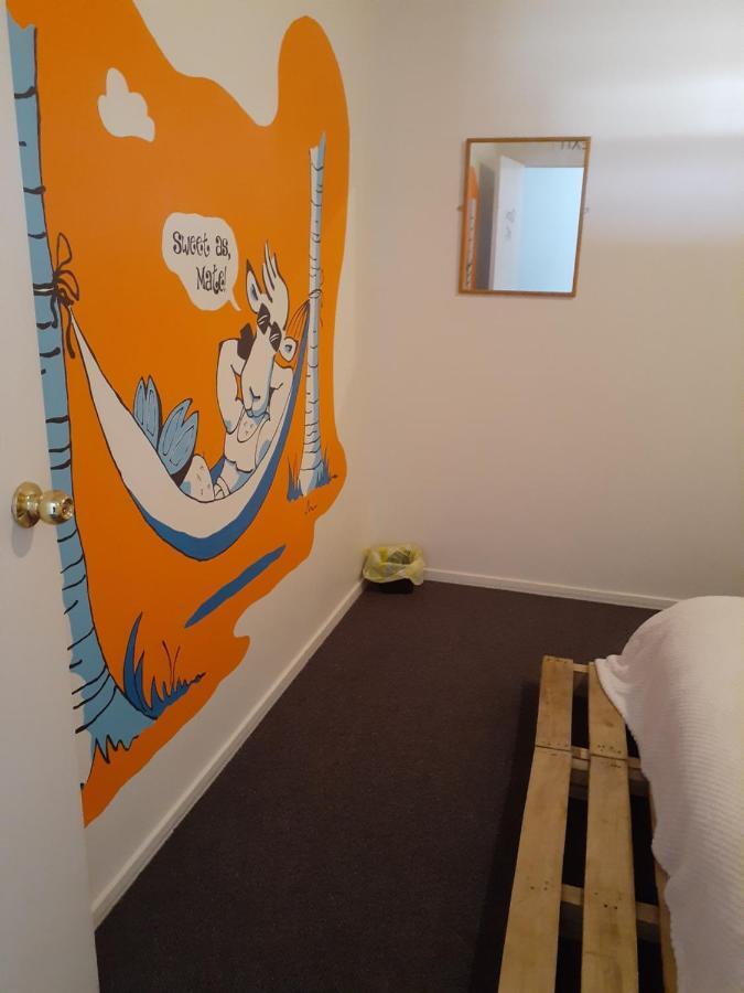 Bouncing Lamb Backpackers Hostel Нелсън Екстериор снимка